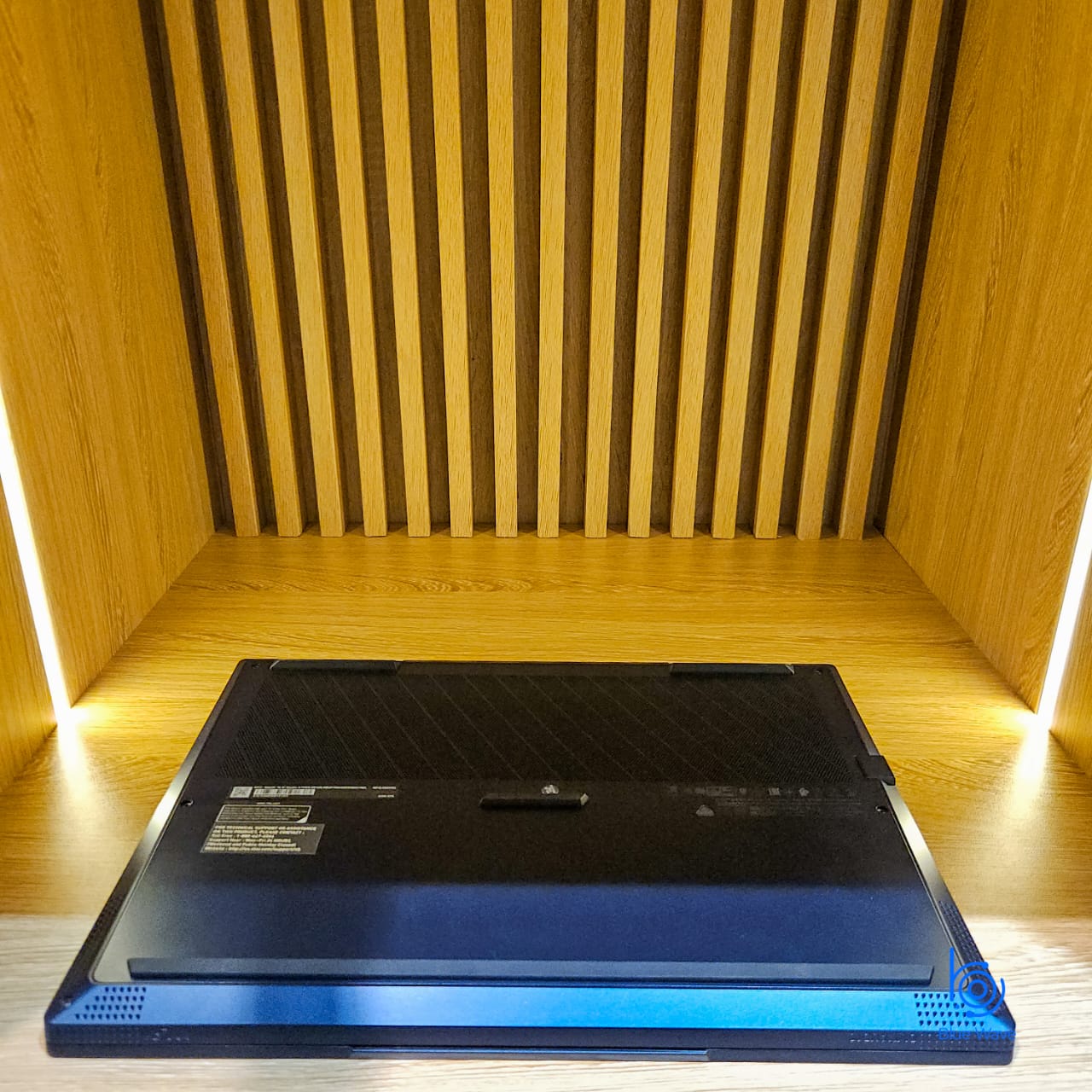 MSI STEALTH 16 AI STUDIO A1V
