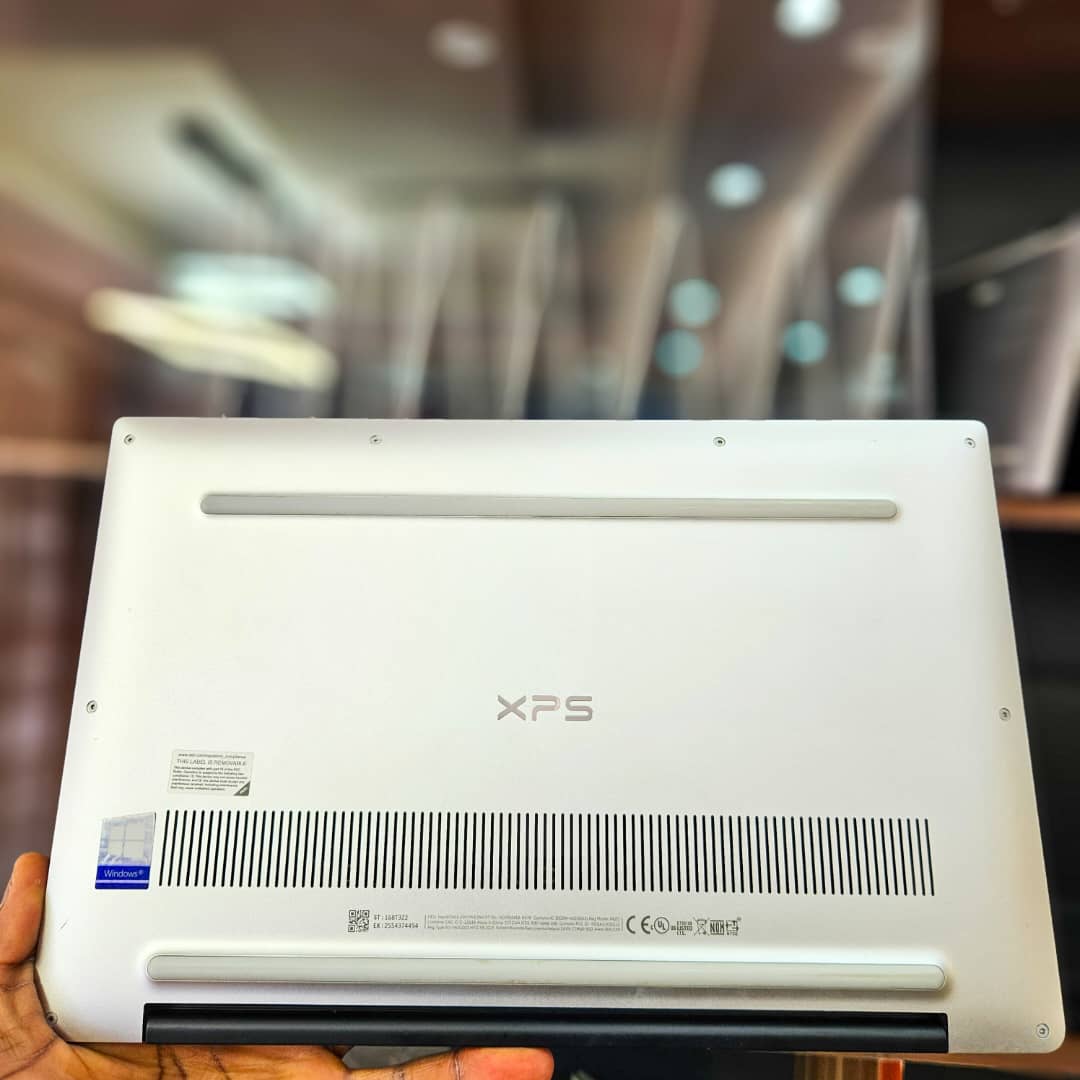 DELL XPS 13 7390